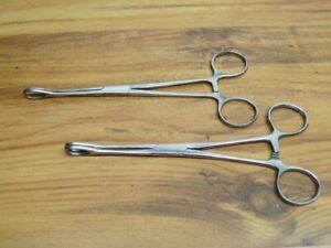 2 PAIR OF STAINLESS STEEL &#034;THE BEE&#034; SURGICAL FORCEPS