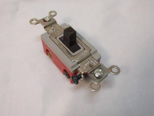 NEW NIB Hubbell HBL1557 Toggle Switch SPDT 20A 277V Single Pole Double Throw