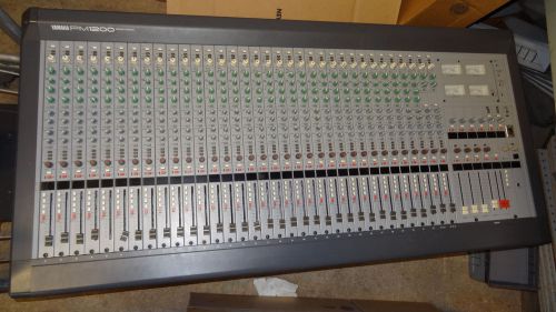 Yamaha PM1200 32 Channel Mixing Console Mixer Soundboard