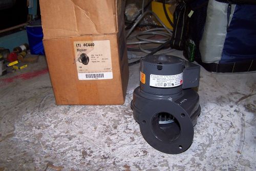 New dayton 4c440 blower 60 cfm 1/125 hp 115 vac 2-1/8&#034; id 1 phase for sale