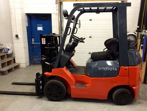 4000 LBS TOYOTA FORKLIFT.  LP GAS! CHECK IT OUT!!