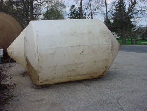 2600 gallon poly tank cone bottom last used for biofuel  biodiesel + stand