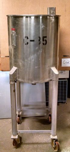 28 Gallon Stainless Steel Mixing Tank on Casters