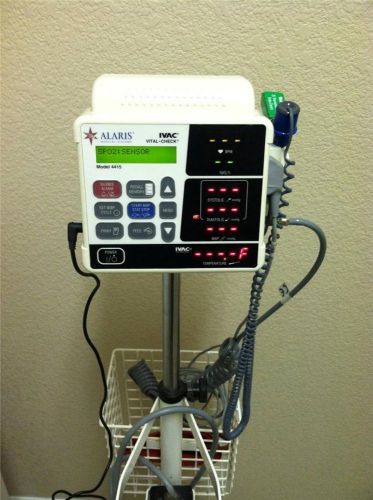 Alaris IVAC 4415 Patient Monitor - SPo2, NIBP, TEMP, Pulse, Stand - Complete!!