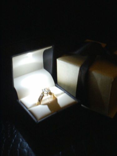 New Fancy Brown / Beige LED Lighted Engagement Ring Wedding bands Ring Gift Box