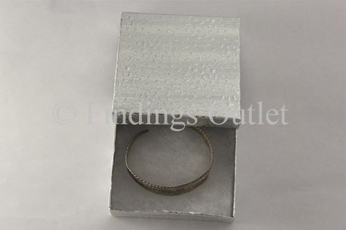 3 1/2&#034; x 3 1/2&#034; x 1&#034; Cotton Filled Jewelry Gift Box With Silver Texture 100 Pcs