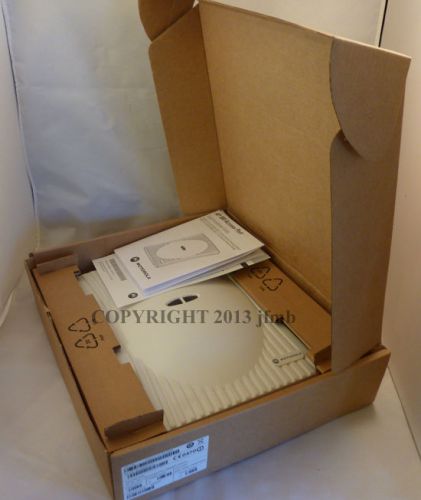 NEW IN BOX Symbol Motorola AP300 WSAP-5110-100-WW Wireless Access Point Port
