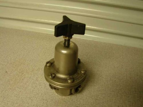 Binks 85-200 air compressor regulator 3/8&#034; in 1/4&#034; out great condition