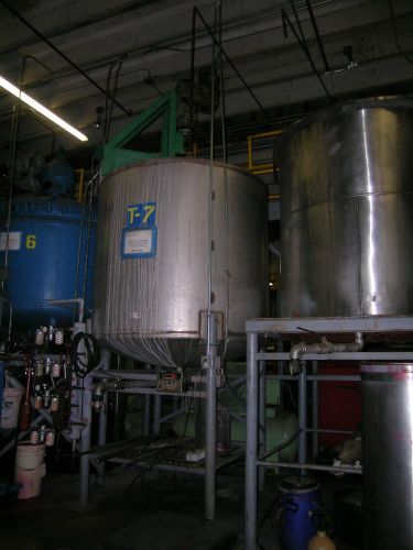 Used 1,200 gallon stainless steel mix tank for sale