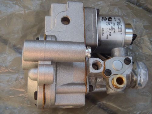 BASOTROL G93AAB-2 Gas Valve 120v Nat 1/2&#034; 3.5&#034; WC