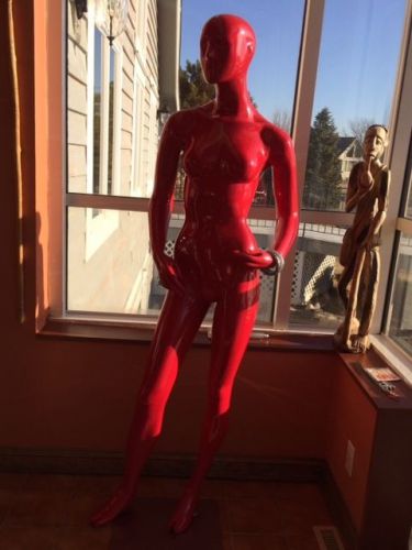 Mannequin, Red Designer Puma