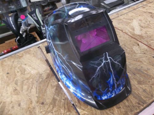 Welding Helmet Auto Darkening    (Lot 9396)