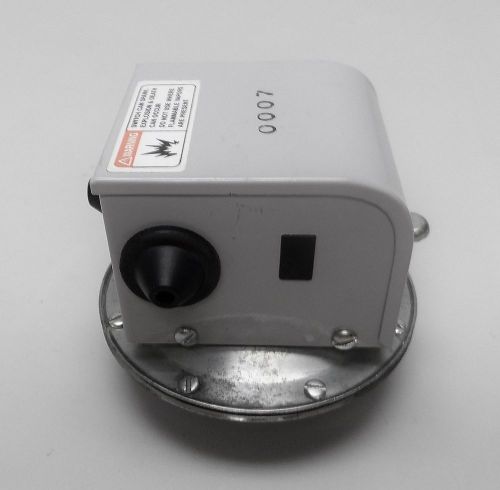 Jabsco 4732-0000 Vacuum switch - New