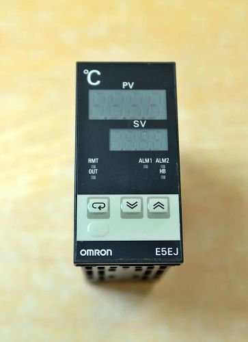 Omron Temperature Controller E5EJ-A2H02-301 free ship