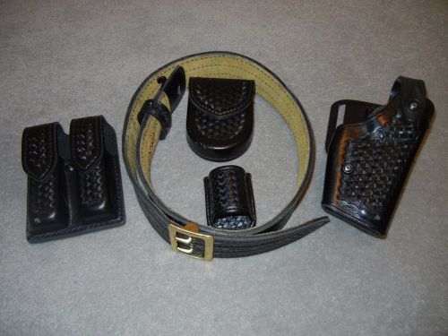 Safariland duty belt,handcuff holster,als holster,mag. pouch,flashlight holder for sale