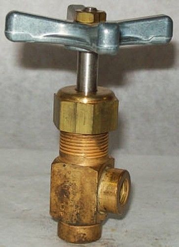 Deltrol 1/8&#034; 3000 PSI Brass Angle Needle Valve S102B3