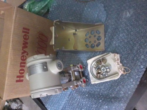 Honeywell Smart Differential Pressure Transmitter / Transducer  / Meter STD110