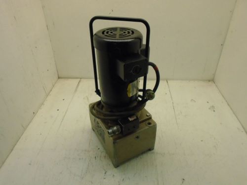 Unbranded | 10,000 PSI | Single Action | Hydraulic Pump w/ Remote &amp; Case | Issue