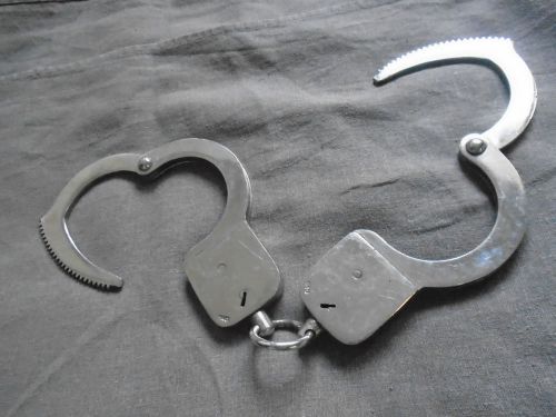 Hungary Police Issued 540 Mark Hungary Handcuffs nokey