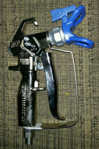 GRACO CONTRACTOR GUN PN# 288425 W/ RAC 517 TIP - NEW