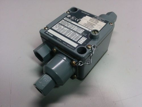 ALLEN BRADLEY 836T-D452J PRESSURE DIFFERENCE CONTROL SWITCH SERIES A NNB