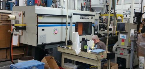 165 ton cincinatti milacron injection molding machine VT-165-9