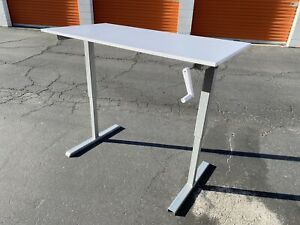Multitable Manual Crank Stand Up Height Adjustable Workstation with Table Top
