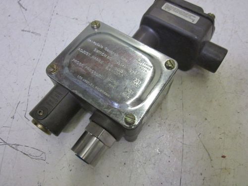 BARKSDALE T9048-2-CS PRESSURE ACTUATED SWITCH  *USED*
