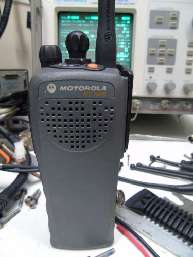 Motorola mt1500 vhf 138-174mhz. 48 channel 5 watts narrowband complete mint! for sale