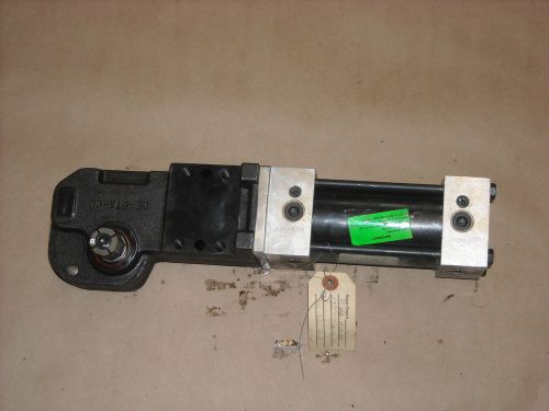 DE-STA-CO 993AR-ACA019-135-97-R1-C1 Pneumatic Clamp, No Arm Or Sensor, Used