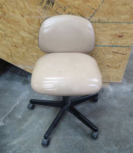 Tan / Beige Dental Operator&#039;s Doctor Stool / Doctor&#039;s Chair