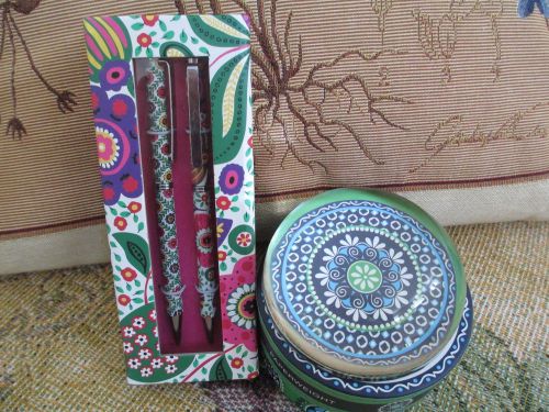 Vera bradley ~ cupcake green paper weight &amp; viva la vera  perfect match pen set for sale