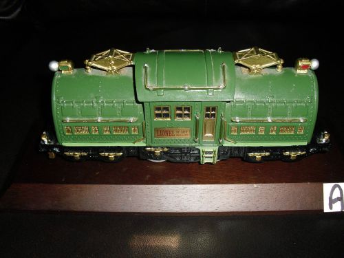 locomotive Lionel 381 e train replica 1928 Avon wooden base porcelain base