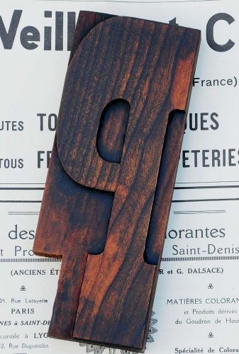 Huge letter:&#034;P&#034; wooden letterpress printing block wood type character old wooden