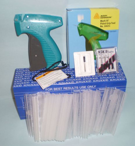 AVERY DENNISON CLOTHING TAGGING GUN + 5000 1&#034; CLEAR BARBS + 4 extra neeldes10651