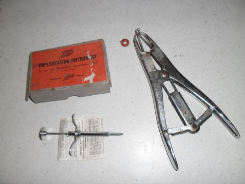 Elastrator for Castrating Lambs and a Boots Implantation Instrument