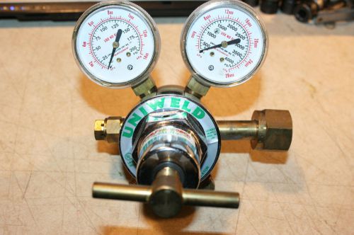 UNIWELD TWO STAGE FUEL GAS SERIES COMPRESSED GAS REGULATOR MADE IN USA RHT8010