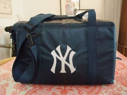 NY Yankees navy blue insulated food bag / container