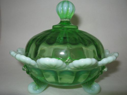Green opalescent glass klondyke pattern Covered Candy dish butter sugar bowl art