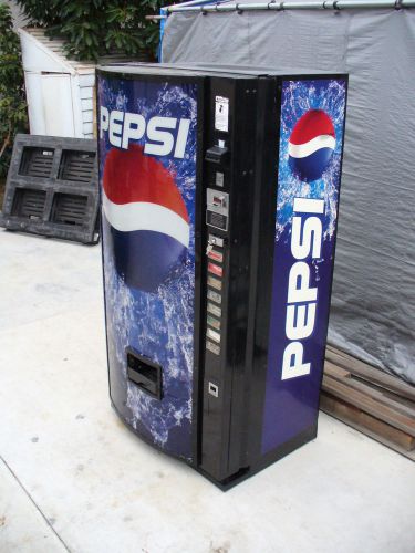 COLD DRINK -COKE SODA CAN-BOTTLE VENDING MACHINE-DIXIE NARCO 368--bubble front!!