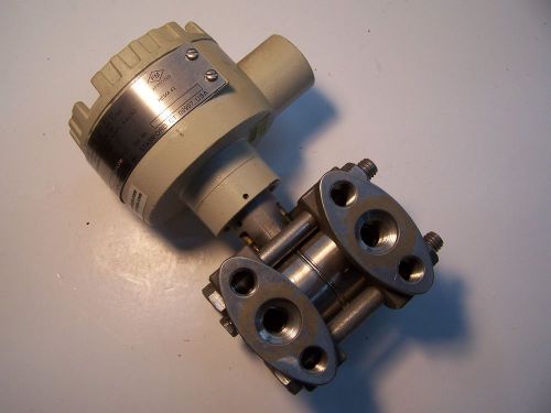 Omega Engineering PX771 Differential Pressure Transmitter 0-100 PSI  - 4 - 20ma