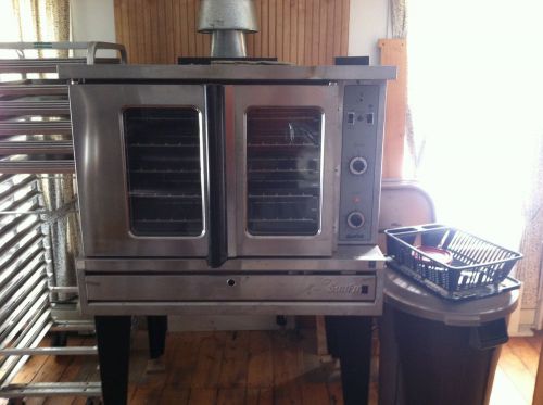 Oven Sunfire Gas Convection comes with 2 speed racks and 20 sheet pans