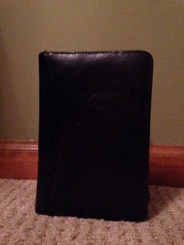 Navy Blue Leather Franklin Day Planner Pocket Size 7 x 4.75 in. zip closure