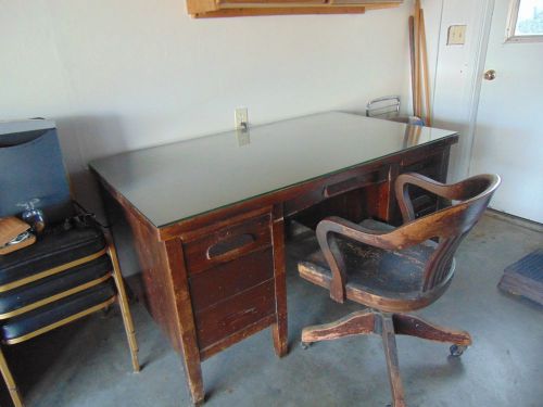 Vintage Early 1920&#039;s Mahogany Doctors Desk with 2 Chairs
