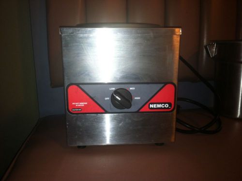 NEMCO 7 QT SOUP HOT FUDGE NACHO CHEESE COUNTER TOP WARMER W/2 PANS &amp; A LID