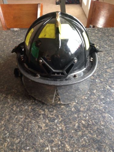 Cairns 1010 Firefighting Helmet With Bourkes And Goggles Shield Mount