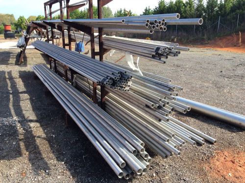 STAINLESS STEEL PIPE LOT.5&#034;- 1&#034; - 1 1/4&#034; - 1 1/2&#034; - 2&#034;  APPROXIMATELY 13,200 LBS