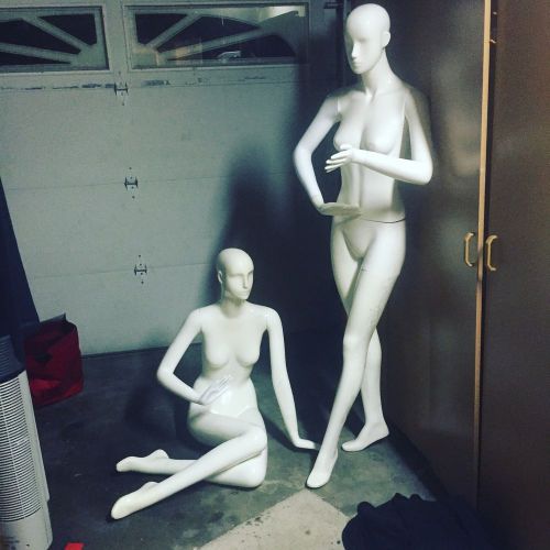 Two Mannequins Female Sitting Standing 5&#039;10&#034; 33 in Waist Porcelain Display Model