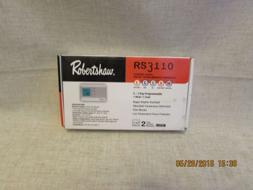 ROBERTSHAW DIGITAL PROGRAMMABLE THERMOSTAT, 5-2 DAY PROGRAMMABLE 1 HEAT/ 1 COOL