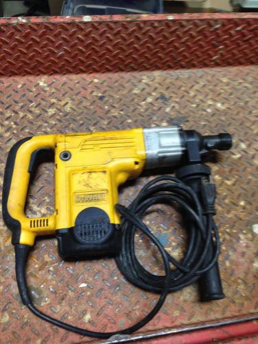 Used Dewalt 1-9/16&#034; rotary hammer drill  no bits or case